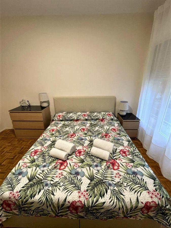 Villarroel Habitaciones Barcelona Kültér fotó